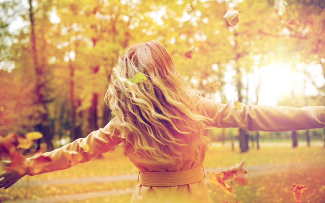 Goldene Herbstpflege für Ihr Haar